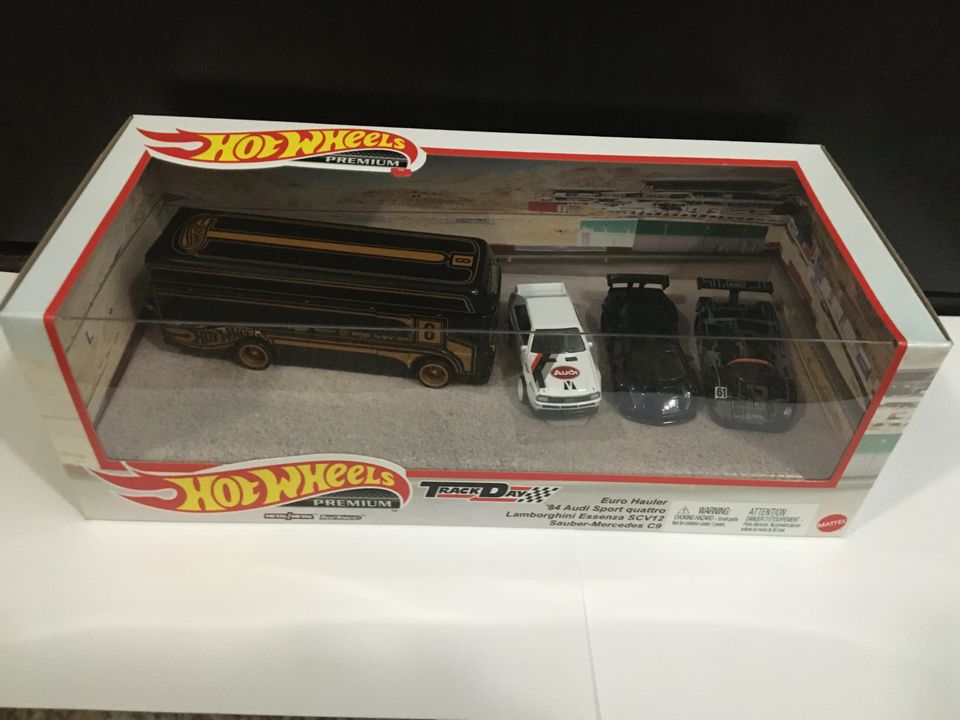 Track Day Euro Hauler Diorama